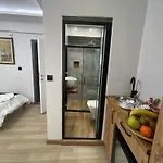Le Valeria Deluxe Hotel
