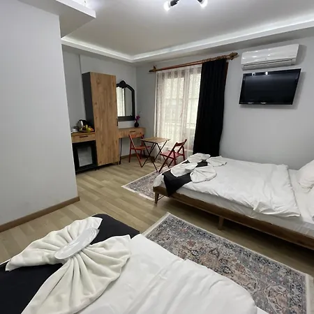 Le Valeria Deluxe Hotel *